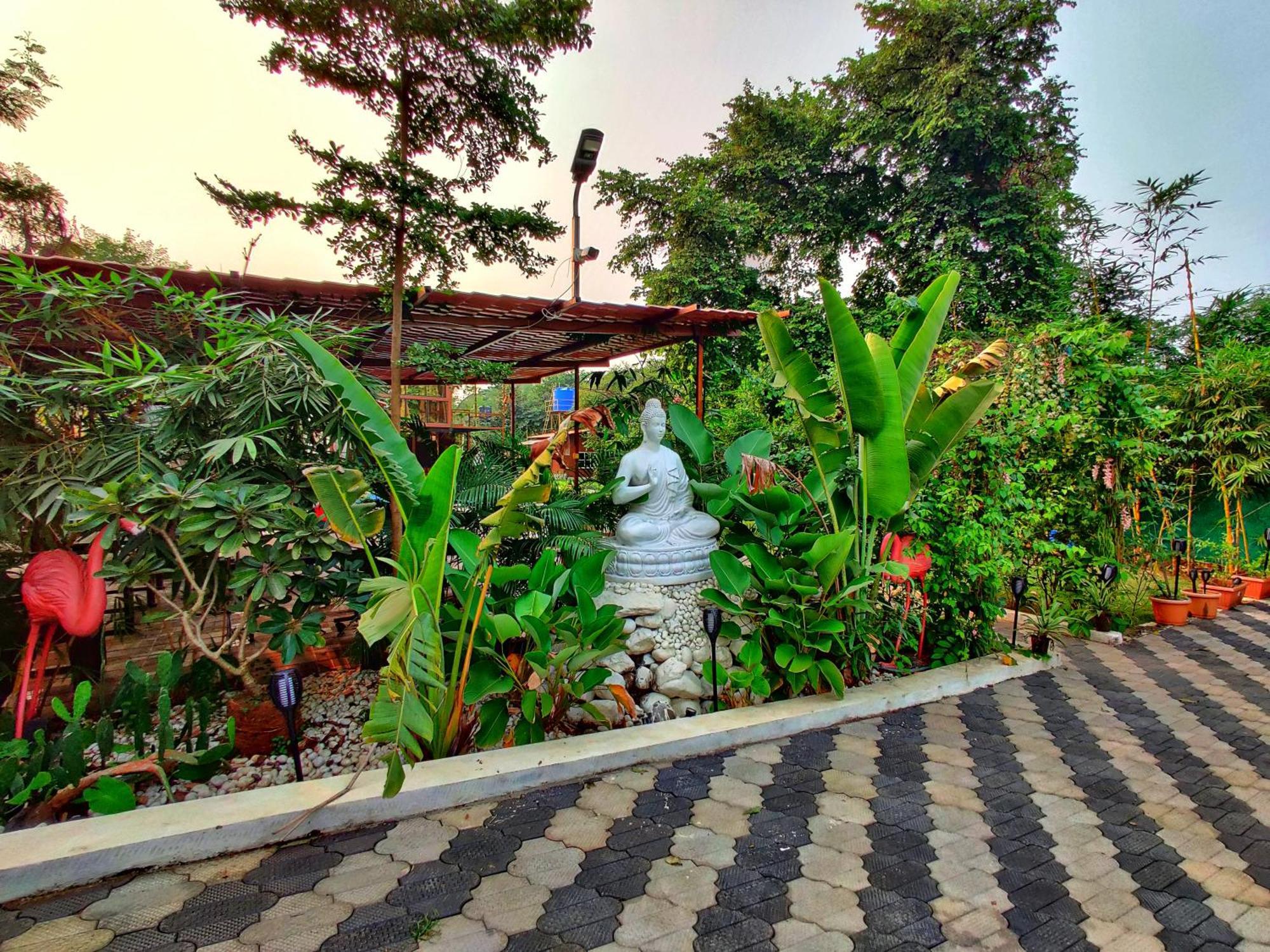 Crystal Springs Villa - A Picture-Perfect Retreat W Pool, Hammock, Gazebo Karjat Exterior photo