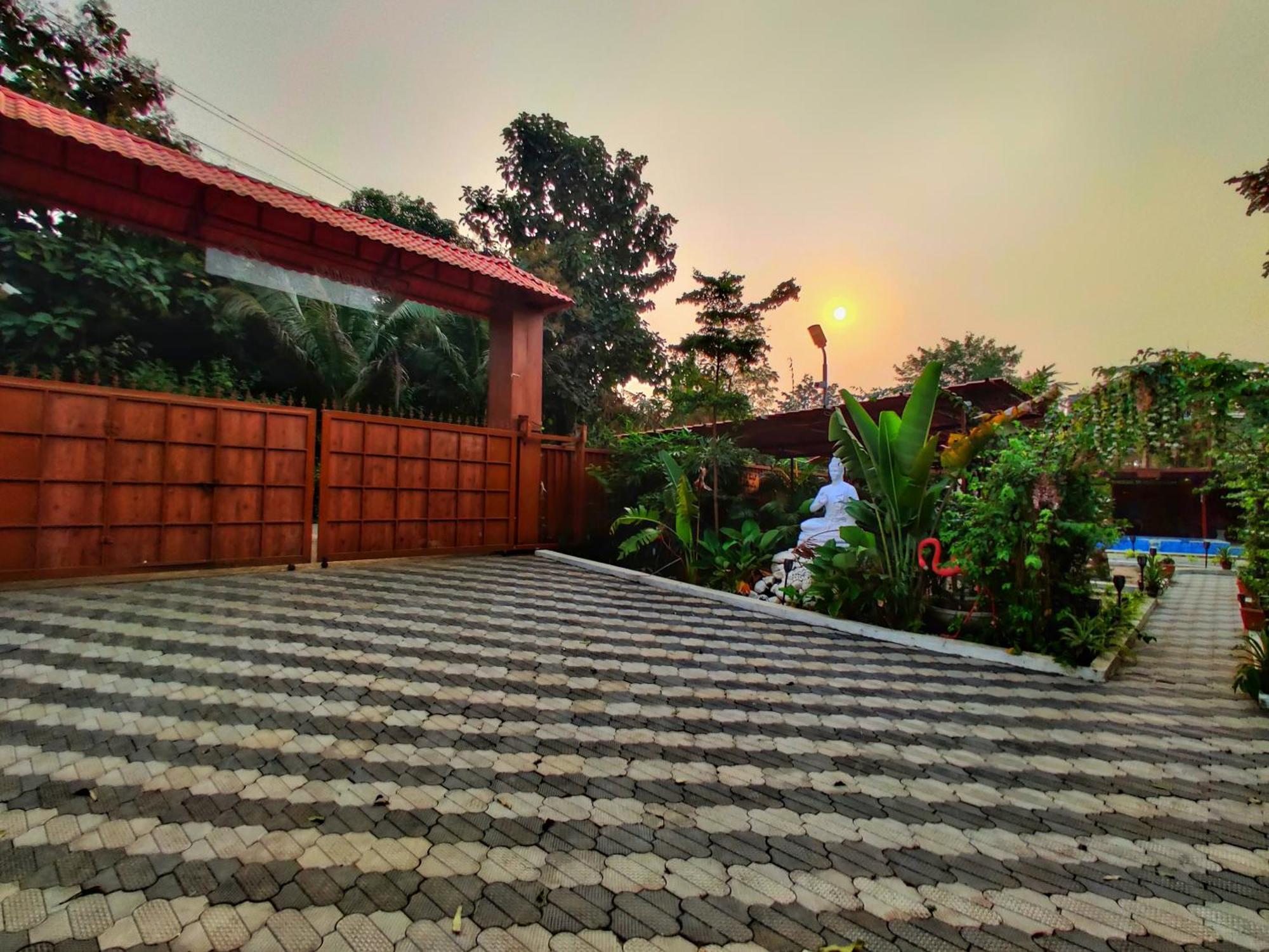 Crystal Springs Villa - A Picture-Perfect Retreat W Pool, Hammock, Gazebo Karjat Exterior photo